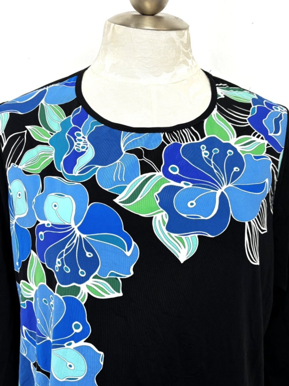 * Lands’ End Casual Career Blue Floral Long Sleeve Top Sz 1 X - Picture 2 of 9